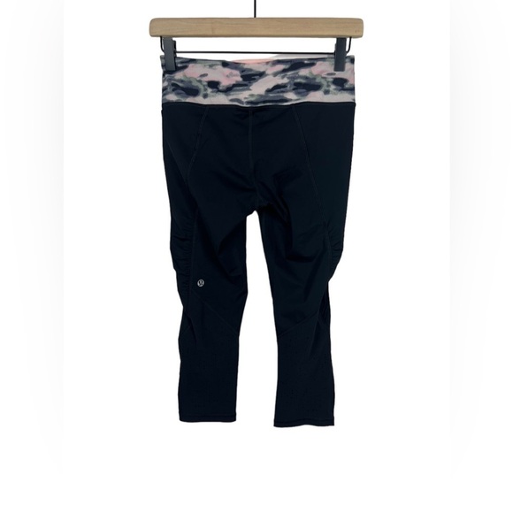 Lululemon Athletica Black and Pink High-Waisted Leggings - Picture 4 of 7